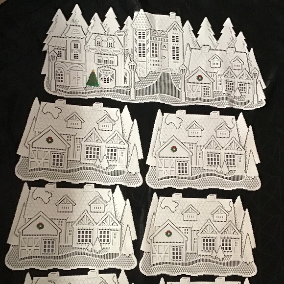 NWOT Lace Christmas Runner and 6 Placemats with embroidered details - Picture 1 of 9